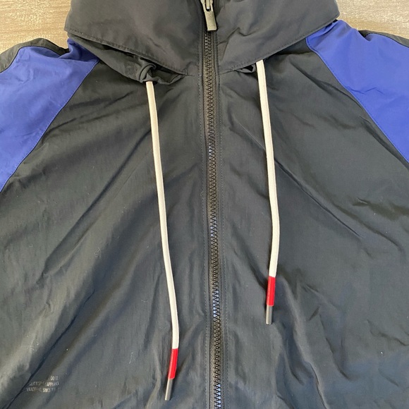 Nike Kyrie Irving windbreaker jacket - Picture 3 of 8